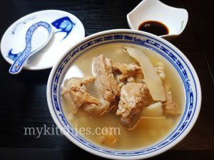 Sâm bổ lượng ninh với sườn