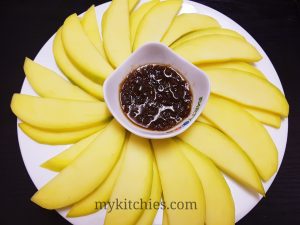 Nước sốt chấm xoài kiểu Thái (Nam Pla Wan น้ำปลาหวาน)