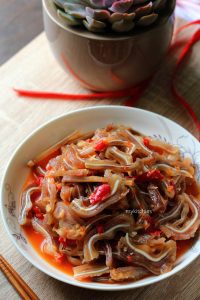 Nộm tai heo sốt Thái