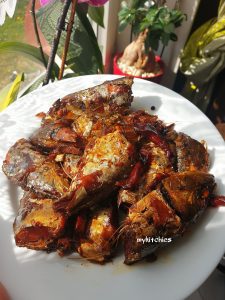 Cá nục tươi kho mặn ngọt